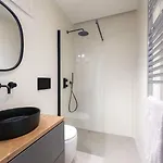 شقة Unconventional *