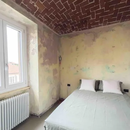 Apartment Unconventional *